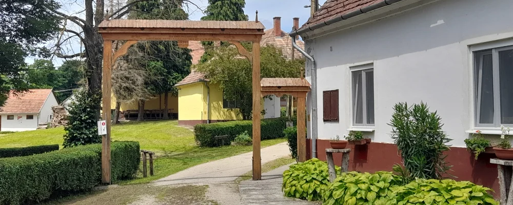 header1.jpg